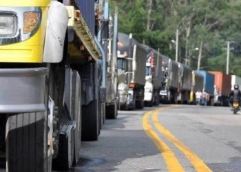 Bloqueos durante el paro dejan millonarias pérdidas al transporte de carga, según Colfecar