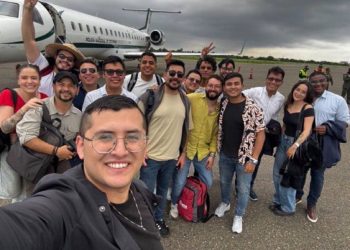 Avión de la Policía transportó a influencers petristas rumbo al “cabildo popular” en Barranquilla
