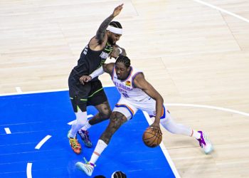 Thunder arrasa en el arranque
