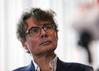 Exministro Alejandro Gaviria advierte que Petro busca “arrebatarle” derechos al Congreso