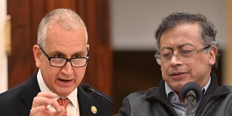 Petro acusa a congresista de EE. UU. de plan para derrocarlo y lanza advertencia de “revolución colombiana”