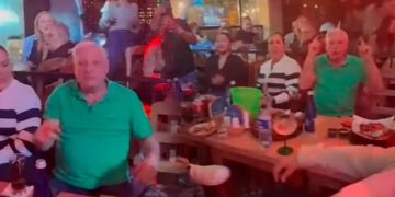 Martinelli celebra “contento” asilo en Bogotá cantando ‘El rey’, de José Alfredo Jiménez