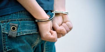 Madre es arrestada en Rusia por intentar pagar para asesinar a su hija de 12 años