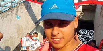 Asesinan de un tiro en la cabeza a barrista de ‘Los Kuervos’ en parque de Los Girasoles