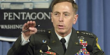 Exjefe de la CIA advierte: Putin podría buscar invadir Lituania tras la guerra en Ucrania
