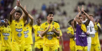 Bucaramanga resiste en Brasil y se jugará la vida ante Colo Colo