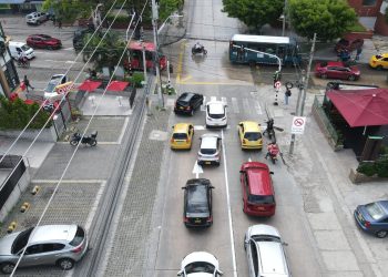 Se implementa laboratorio vial de prohibido girar a la derecha en la carrera 51B con calle 82