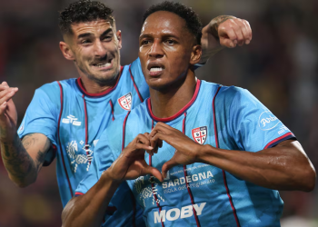Yerry Mina marca y asegura la permanencia del Cagliari en la Serie A