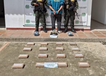 Viajaba en un bus de servicio público con clorhidrato de cocaína y marihuana en su maleta