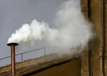 ‘Habemus Papam’: la fumata blanca confirma que los cardenales han alcanzado el consenso en la segunda jornada del cónclave