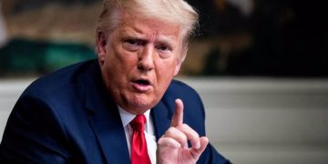 Donald Trump amenaza a la UE con un arancel del 50% a partir de junio
