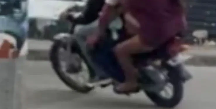 Recibió una llamada, salió de su casa y le dispararon