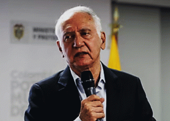 “Las tenemos en cuidados intensivos”: polémica declaración del MinSalud sobre las EPS desata fuerte reacción política y judicial