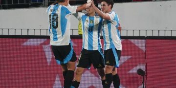 Argentina se impone en Santiago con un golazo de Julián Álvarez