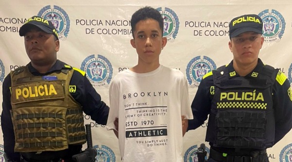 Capturan en Malambo a presunto extorsionista de 18 años con dinero y panfletos