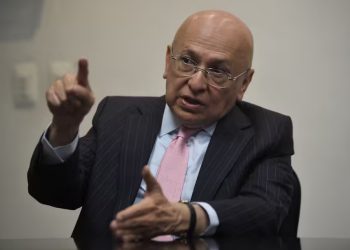 Ministro de Justicia plantea Constituyente para viabilizar reformas sociales