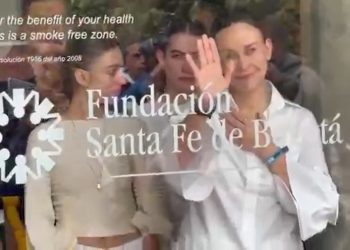 Esposa de Miguel Uribe agradece desde la ventana de la Fundación Santa Fe el apoyo ciudadano