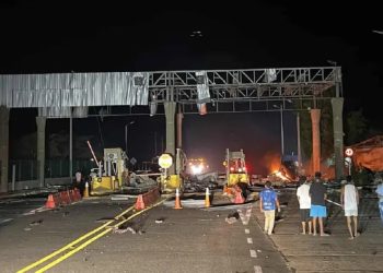 Un vigilante y una cajera, las víctimas del atentado con carro bomba en peaje de la vía Riohacha–Maicao