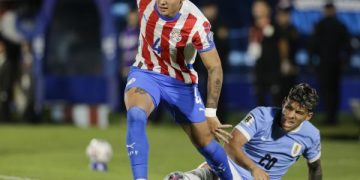 Paraguay golpea fuerte y deja a Uruguay contra las cuerdas