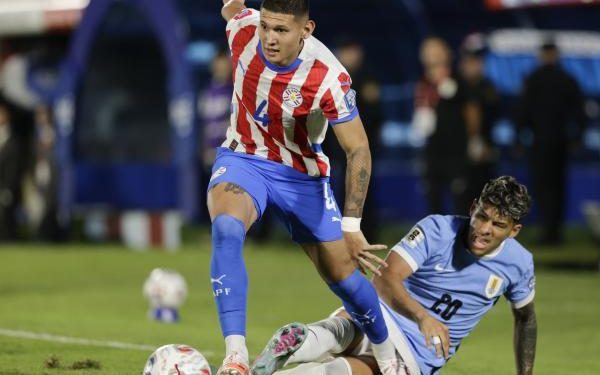Paraguay golpea fuerte y deja a Uruguay contra las cuerdas