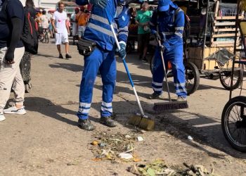 Triple A intensifica operativo especial de aseo en el sector de El Boliche en el Mercado de Barranquilla
