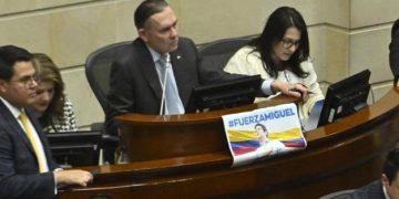 Reforma Laboral avanza: jornada nocturna desde las 7 p.m. y recargo del 100% en domingos y festivos