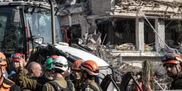Israel intensifica ataques contra Irán con más de 150 bombardeos
