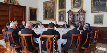 Presidente de la Corte Constitucional se retira de encuentro entre Iglesia y Estado tras inicio de debate sobre reformas