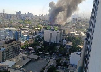 Israel destruye cuartel general de seguridad interna iraní y ofrece alternativa a ciudadanos