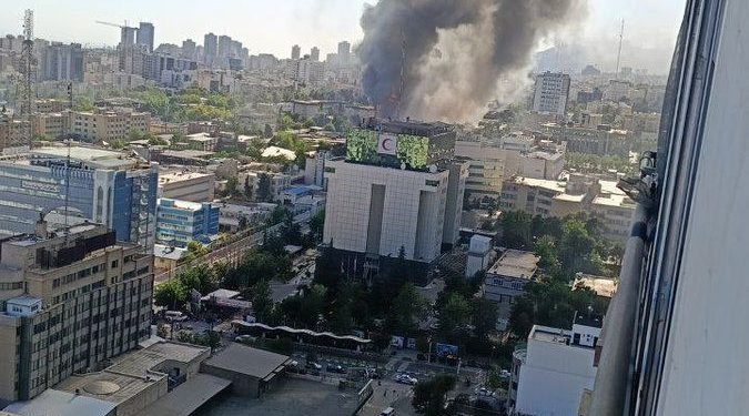 Israel destruye cuartel general de seguridad interna iraní y ofrece alternativa a ciudadanos