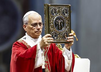 El Papa pide a la Iglesia “abrirse a los cambios” y “buscar nuevos caminos”