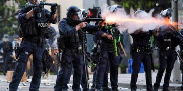 Denuncian detenciones violentas y redadas en vecindarios durante protestas en Los Ángeles