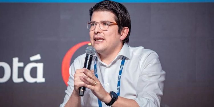 Cabal rechaza demanda contra Miguel Uribe y la tilda de “infame y oportunista”