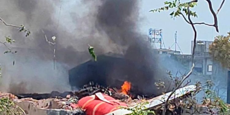 Accidente aéreo: avión que llevaba 242 pasajeros con destino a Londres se estrelló en la India