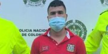 Capturan a alias ‘Ojitos’, coordinador de sicarios del ‘Clan del Golfo’, en operación con Reino Unido