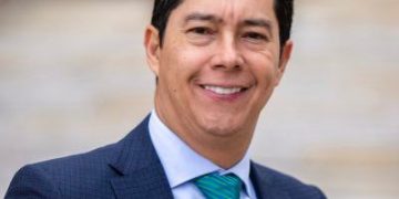 Congreso aprueba contrato laboral para estudiantes del SENA: impulso clave del senador Pedro Flórez