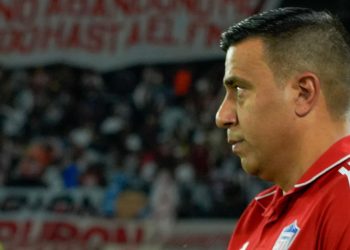 Farías insiste en su continuidad, pero asume la debacle de Junior