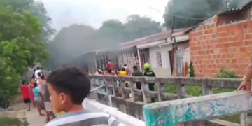 Cuatro niños y su madre sufren quemaduras en incendio de vivienda
