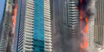 Evacuadas más de 3.800 personas por incendio en un rascacielos de Dubái