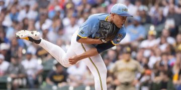José Quintana cumple, pero vuelve a irse sin decisión con los Cerveceros