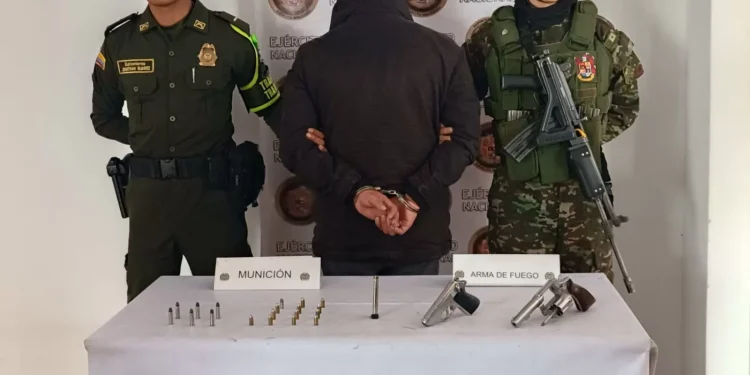 Ejército, Policía y CTI capturaron a alias Míster, presunto integrante de red de tráfico de armas que delinquía en Quindío y Valle del Cauca