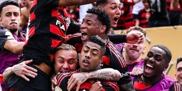 Flamengo remonta y vence al Chelsea