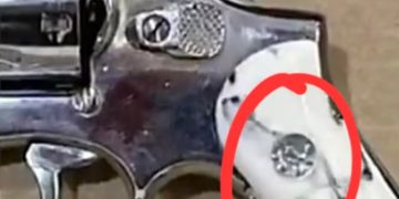 Investigan extraño sello en pistola incautada a oficial del Ejército capturado por vínculos con disidencias de Iván Mordisco