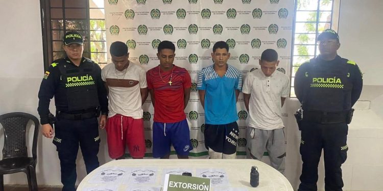 Capturadas cuatro personas cuando extorsionaban con una granada y panfletos a comerciantes en Repelón