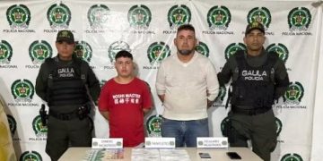 Capturan a dos presuntos extorsionistas de ‘Los Costeños’ que entregaban panfletos en taxi en el Centro de Barranquilla