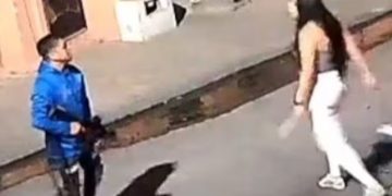 Feminicidio en Jalisco: hombre asesinó a su expareja con un fusil en plena vía tras golpearle el carro
