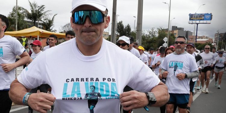 “Fuerza, Miguel”, el mensaje de miles de colombianos que corrieron en apoyo al senador