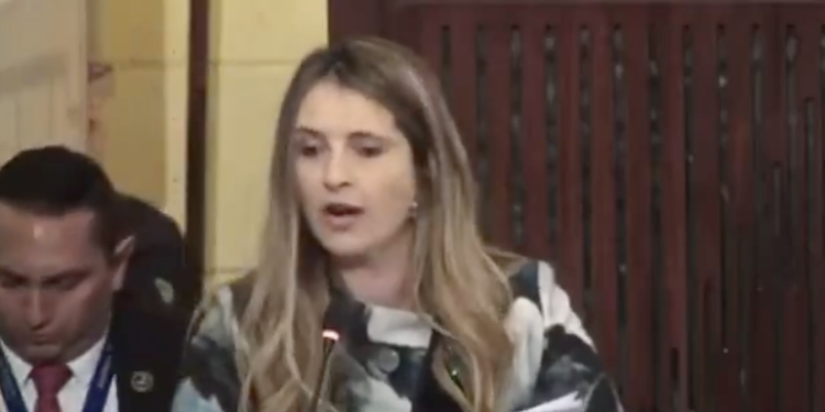 Paloma Valencia pide a EE. UU. acceso a chats de Iván Cepeda y Juan Guillermo Monsalve