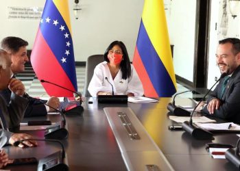 Colombia y Venezuela reactivan diálogo energético: MinMinas discute futuro de Monómeros en Caracas