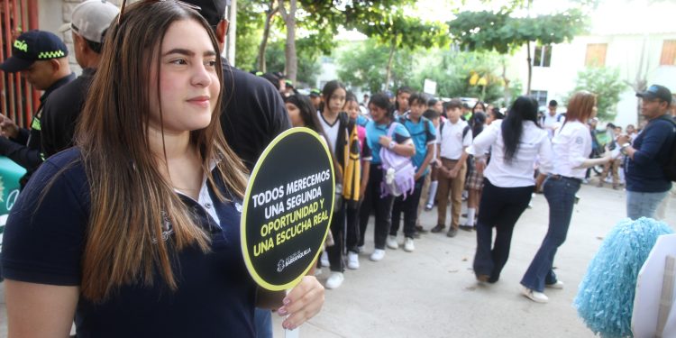 Distrito acompaña el regreso a clases garantizando estrategias de prevención y fomento del diálogo en la convivencia escolar
